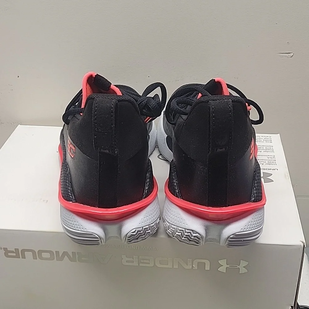 Under Armour GS Curry 7 Kids Basketball Shoes Steph Curry 3022113‎ 001 size 6.5Y